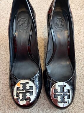 Tory Burch “Sophie” Black Patent Leather wedge heel with silver hardware, 8